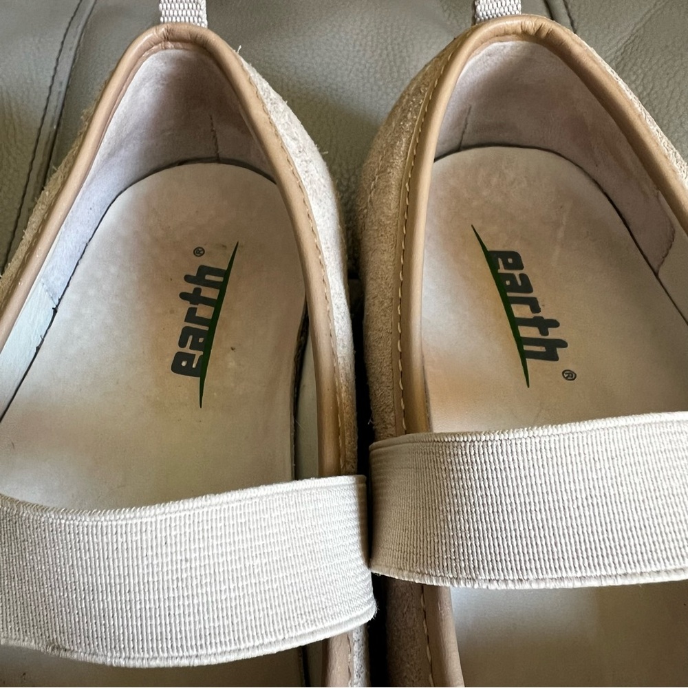 Kalso Earth Women's Tan and White Casual Shoes - Picture 6 of 16